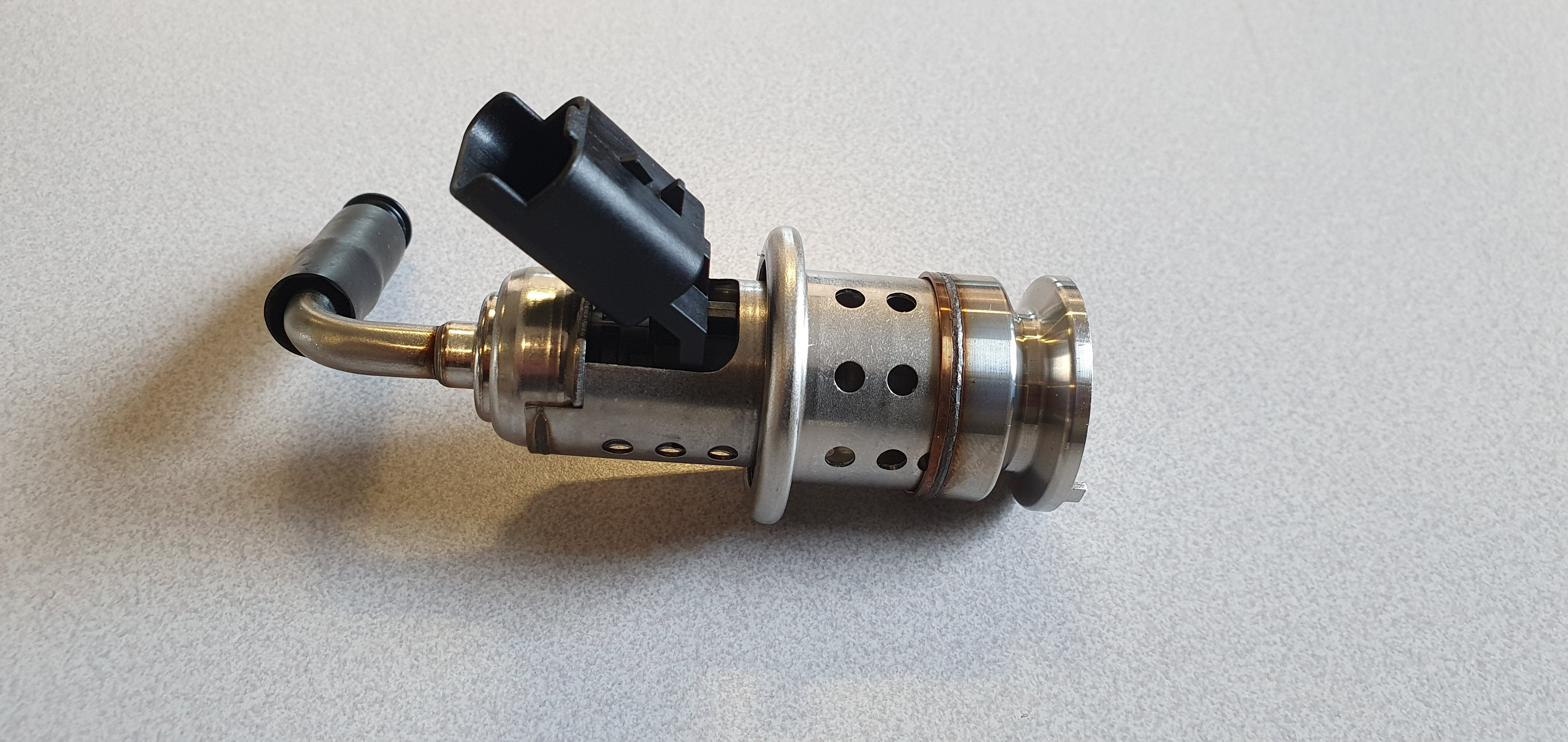 thumbnail image 2 of Genuine PSA AdBlue Injector For Citroen & Peugeot 1.6 HDi Models - OEM 9802763880 2 of 3